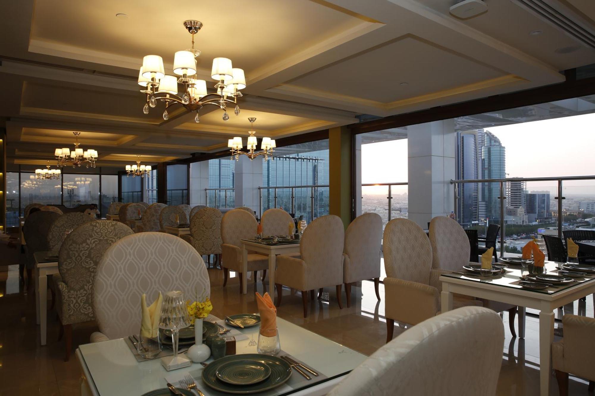 Hotel Cantonal By Warwick 4*